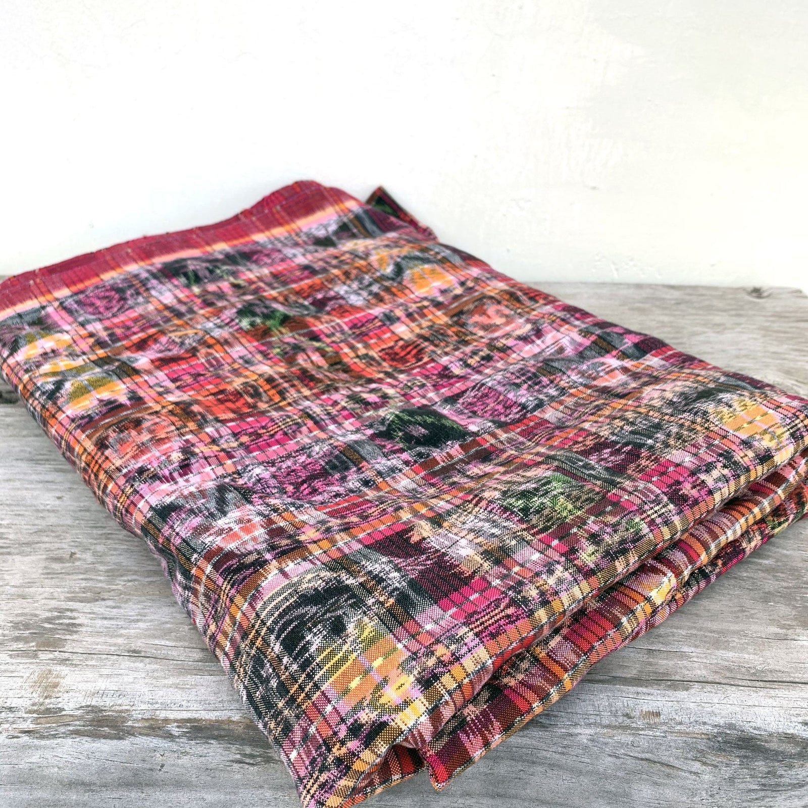 Red Vintage Corte Fabric